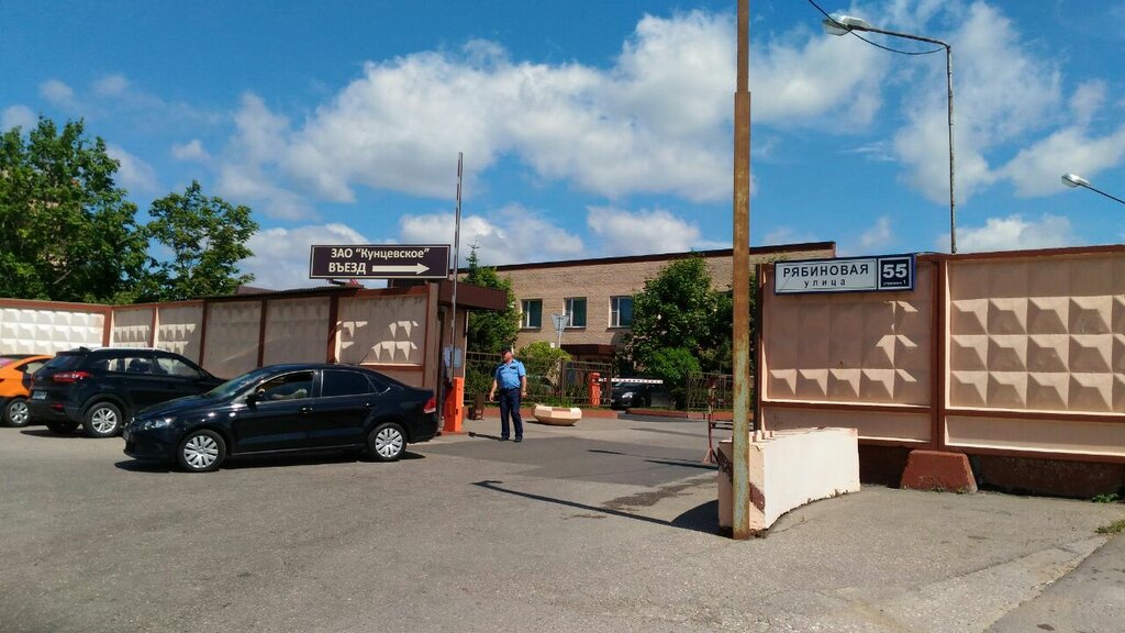 Аренда помещения (ПСН) пл. 1100 м2 под автосалон, магазин, шоурум на ул Рябинова