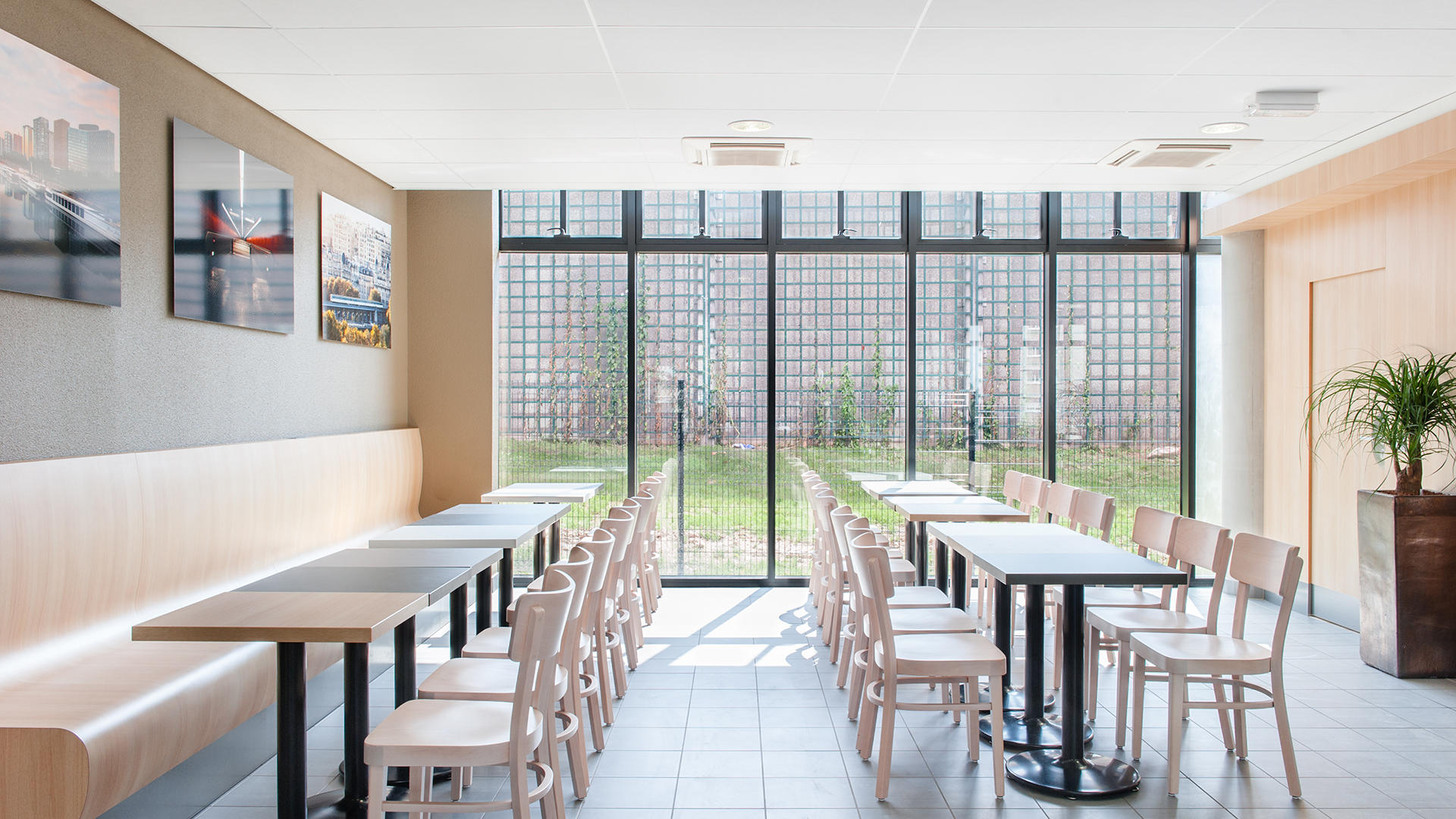 Фото B&B Hotel Paris Porte Des Lilas