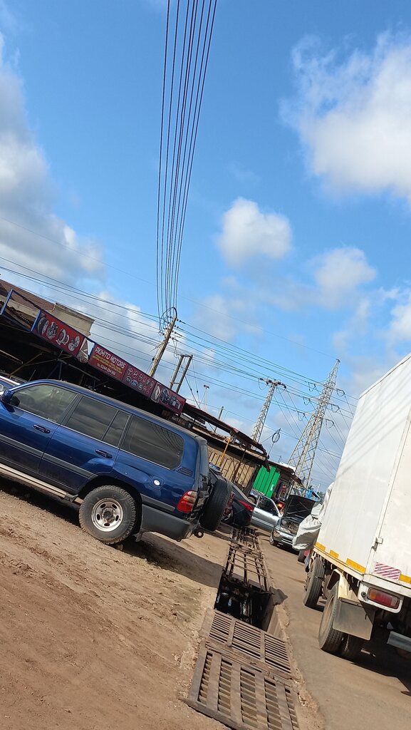 Auto parts and auto goods store Fikihito Motors, Accra, photo