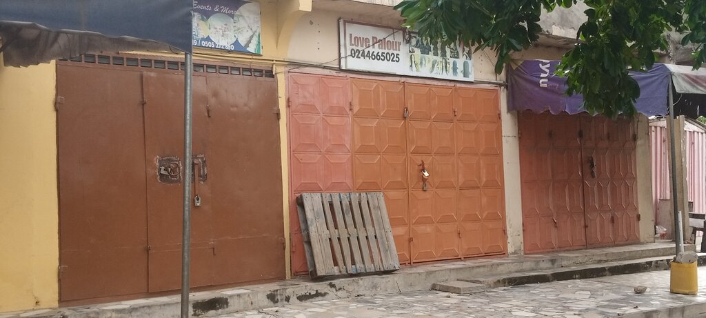 Beauty salon Love parlour, Accra, photo