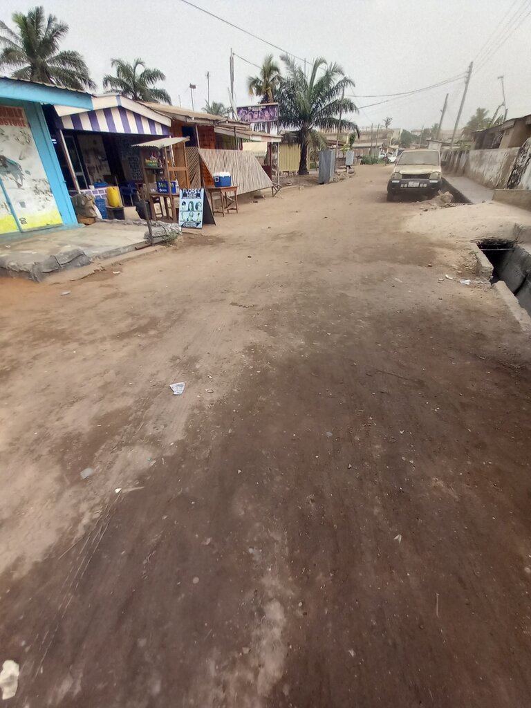 Hairdresser Floree, Accra, photo