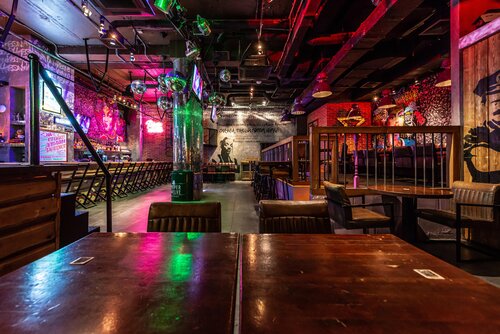 ХХХ қыздар жігіттерді жинайды