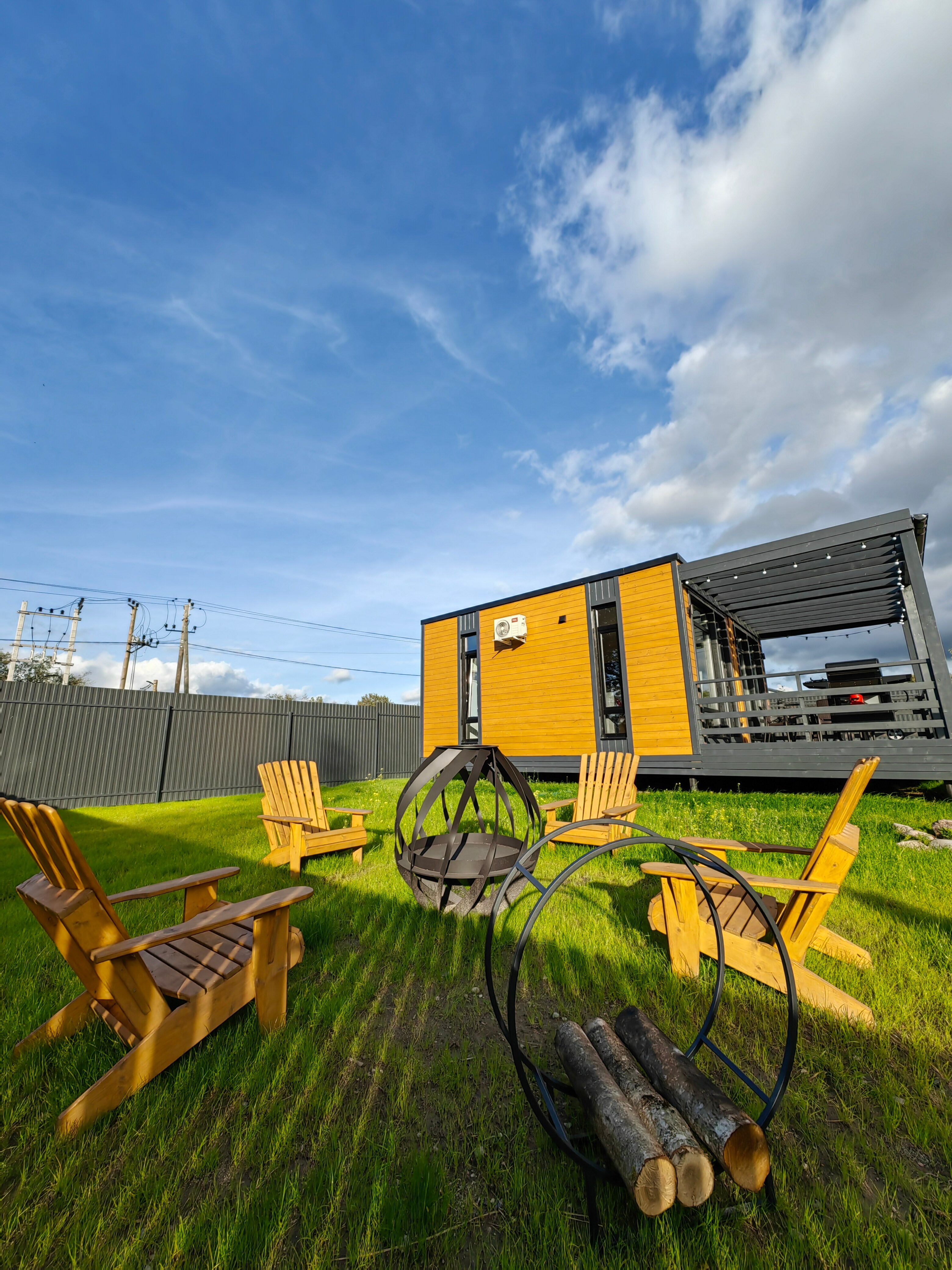 Фото Блэк Вилладж Фэмили