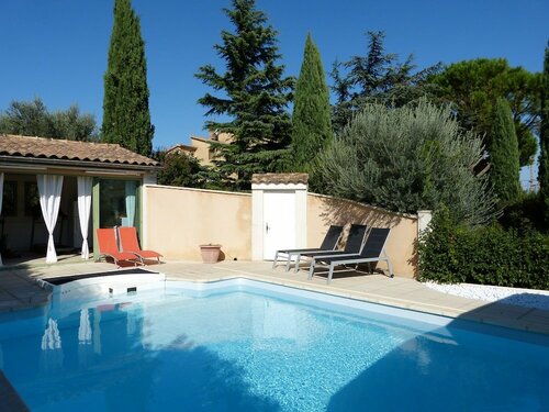 Гостиница Villa Theba& xEF; de Chambres d'h& xF4; tes в Ниме