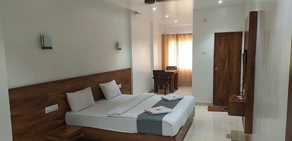 Фото Fabhotel Omkar Pride