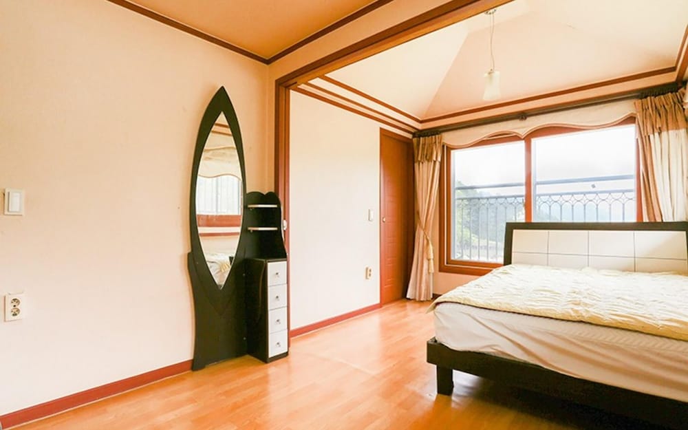 Фото Yeoju Dugyeonsae Meomunjari Pension