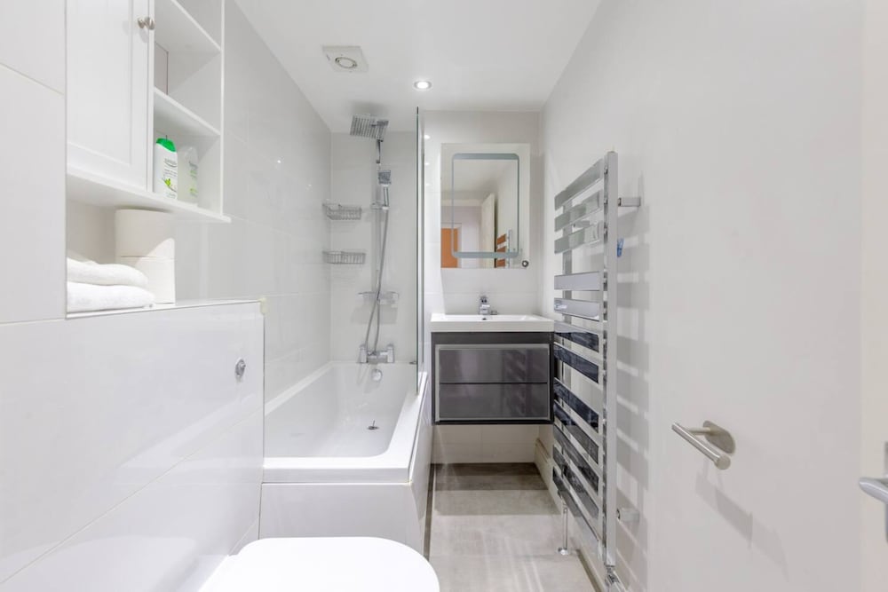 Фото Peaceful 2 Bedroom Flat in West Kensington