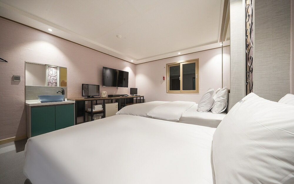 Фото Shinchon S Hotel