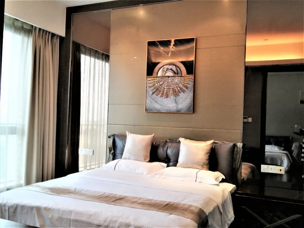 Фото Easy Holiday Inn