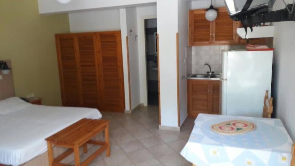 Фото Zafiria Apartments