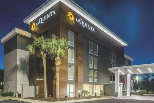 Гостиница La Quinta Inn & Suites by Wyndham Myrtle Beach - N Kings Hwy