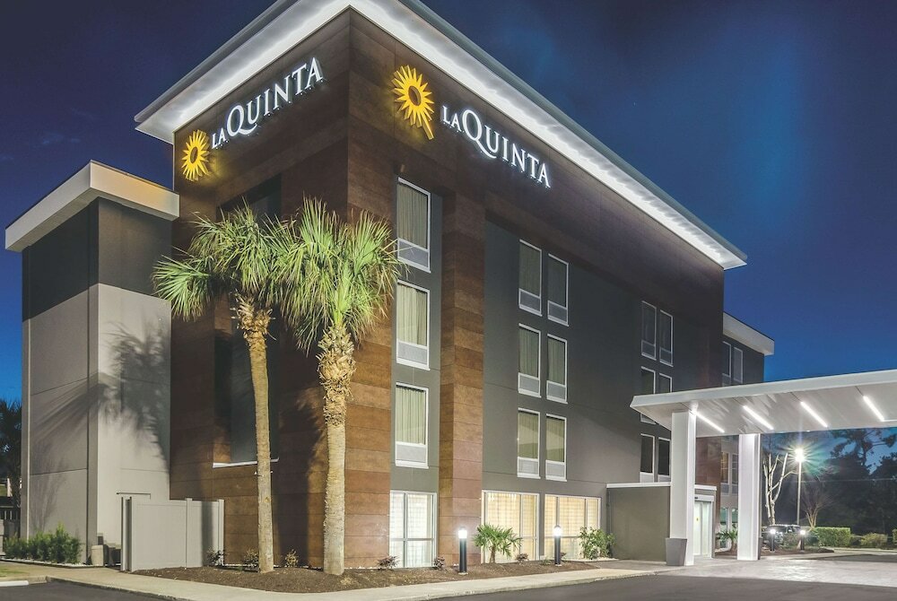 Фото La Quinta Inn & Suites by Wyndham Myrtle Beach - N Kings Hwy