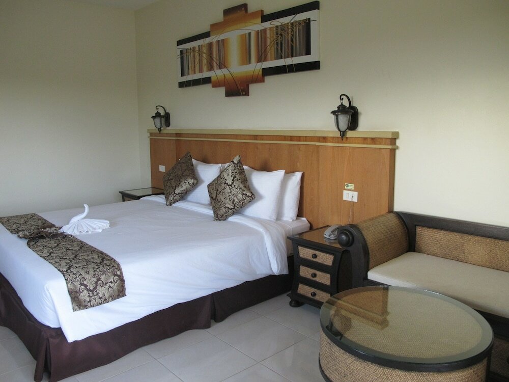 Фото Oyo Baan Tong Tong Pattaya Resort