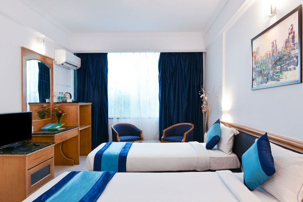 Фото Hotel Mint Salisbury Park