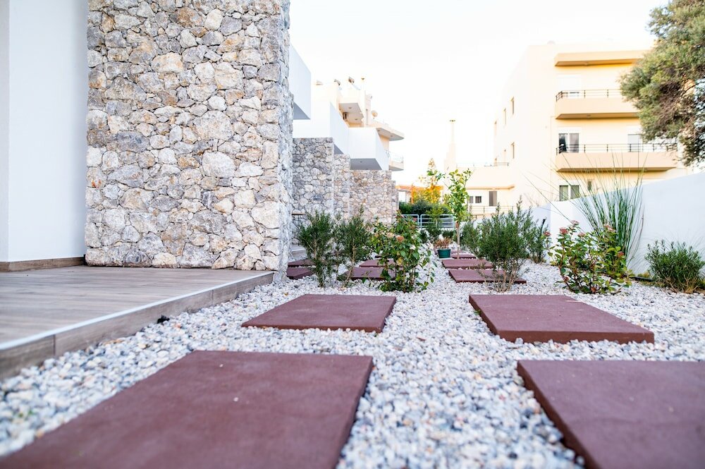 Фото Pebble Garden Orchid