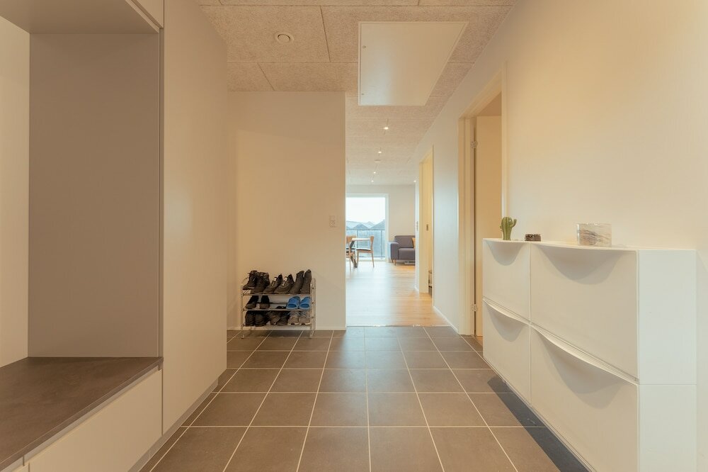 Фото Bright 2Br Apartment, Great View