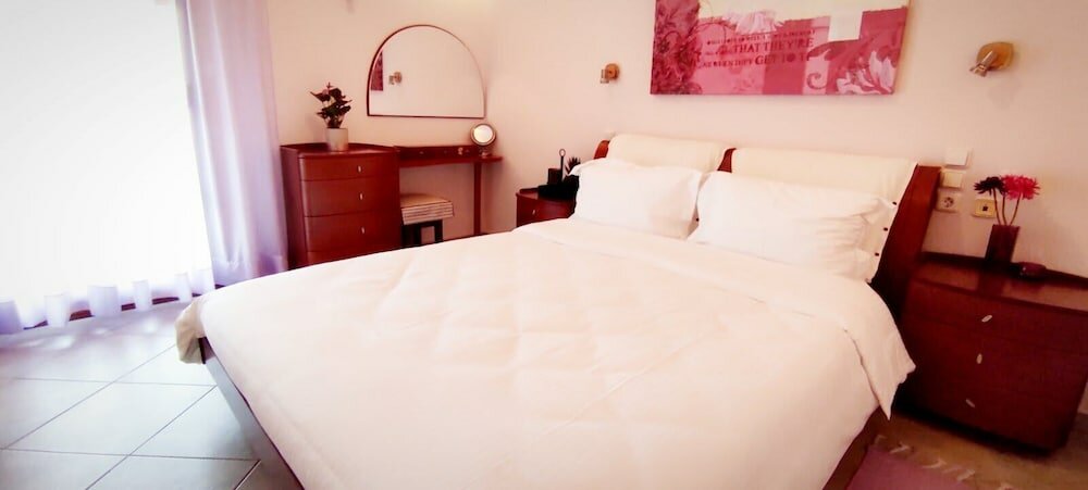 Фото Gorgeous 3 bedrooms Apartment in Pilio