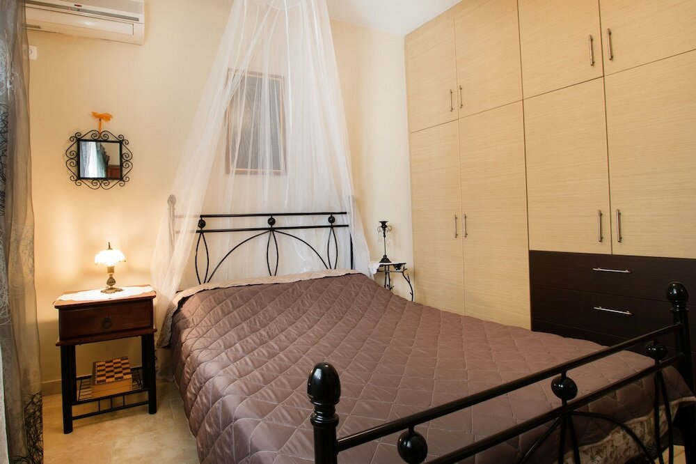 Фото 2Floor Apartment