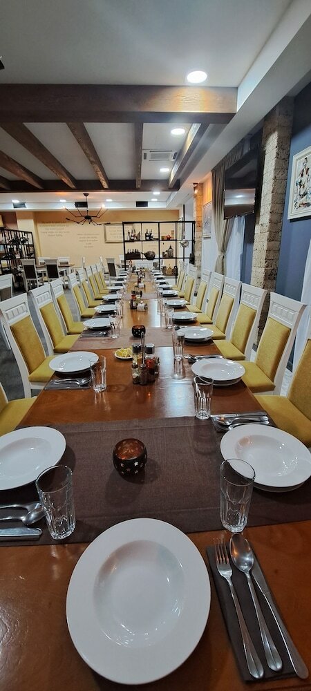 Фото Hotel Serdar