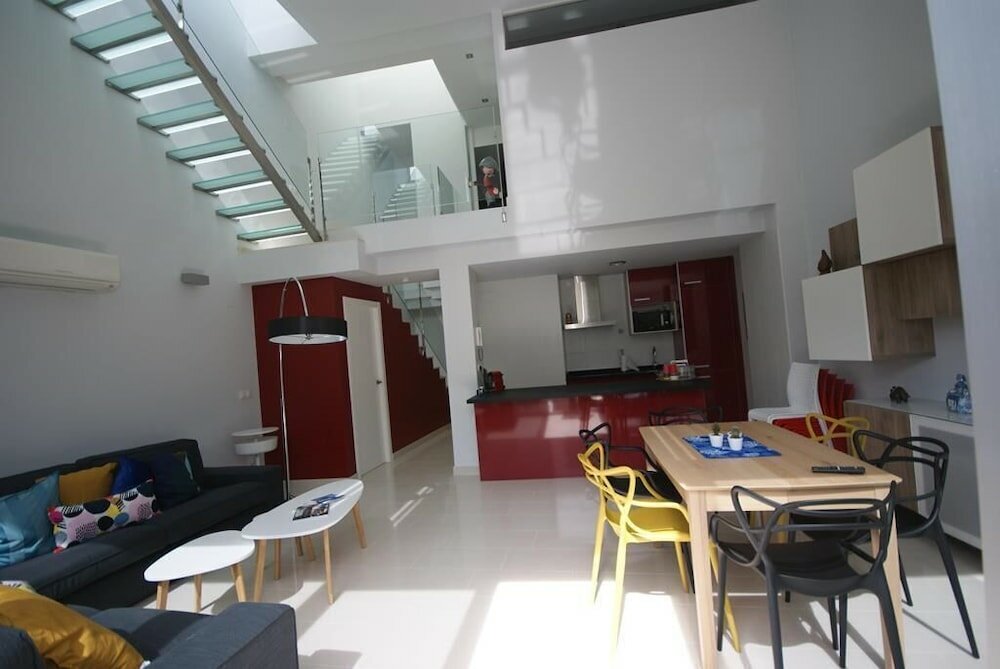 Фото Adosado Miramontgo