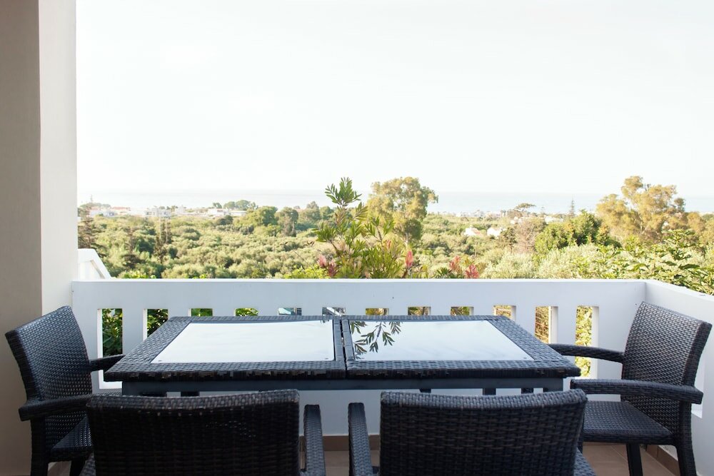 Фото Villa Cook with pool and sea views