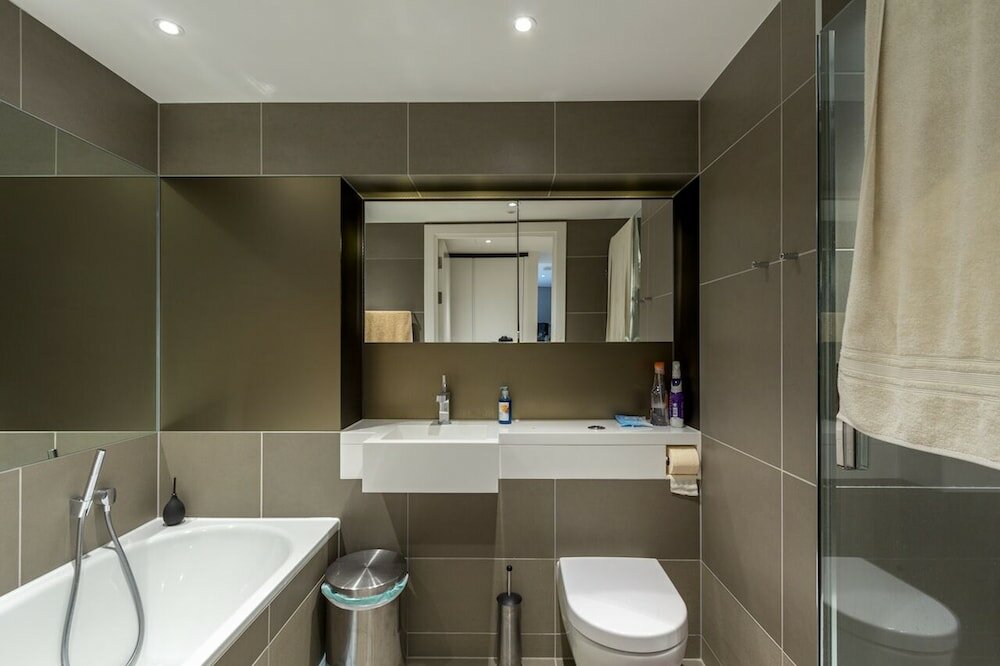 Фото Stylish 2 Bed Flats Near Us Embassy