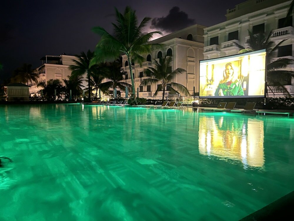 Фото Golden Dragon Hotel