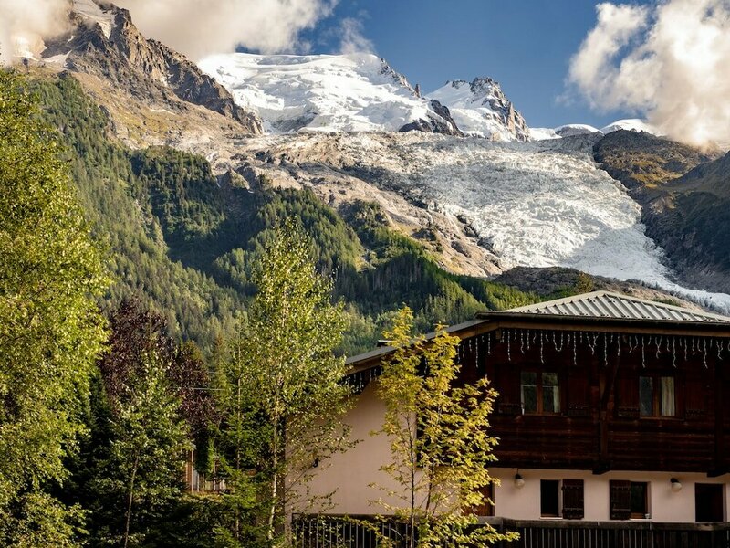 Хостел Auberge de Jeunesse Hi Chamonix в Шамони