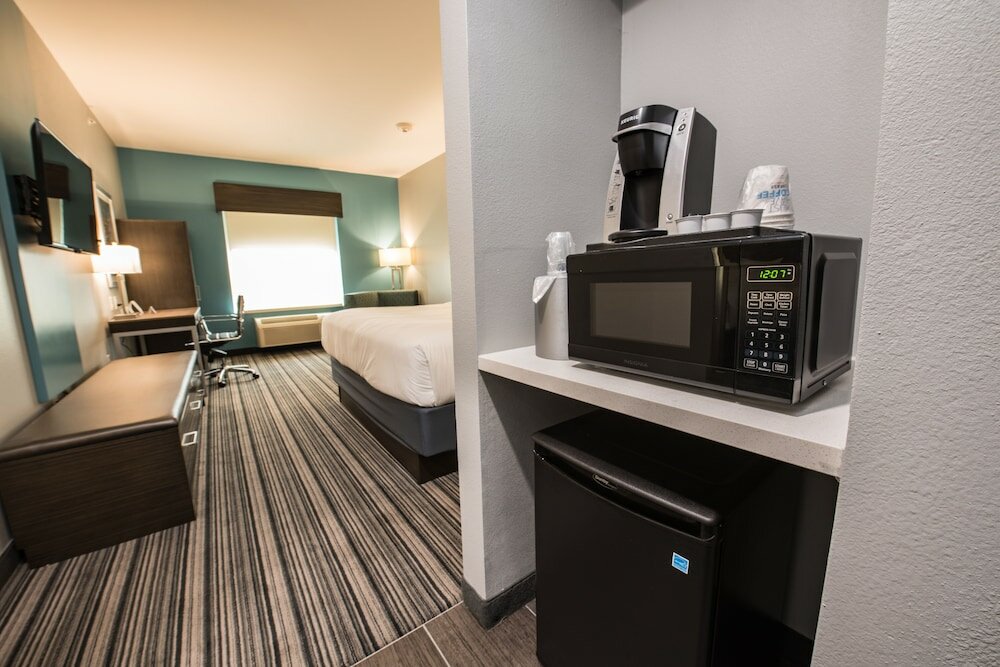 Фото Holiday Inn Express & Suites Houston - Hobby Airport Area, an Ihg Hotel