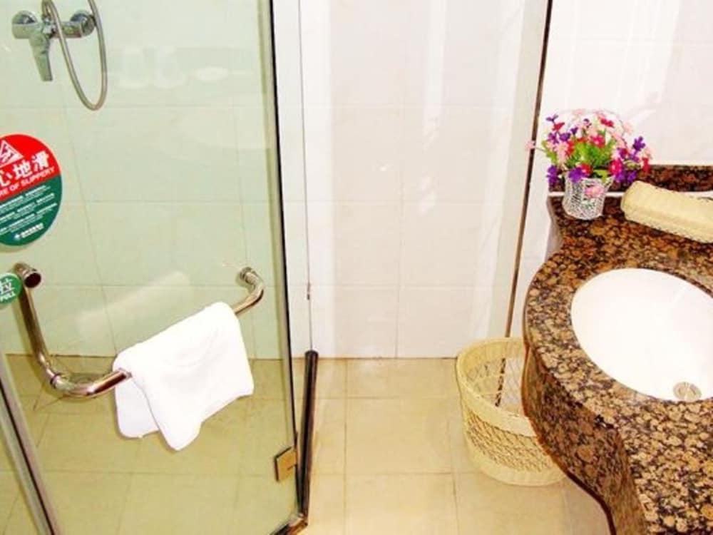 Фото GreenTree Inn ZhangJiaKou Qiaoxi District WuYi East Street JianXing Express Hotel