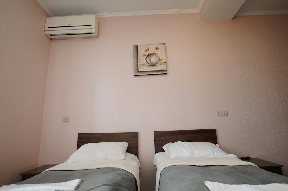 Фото White House Hotel