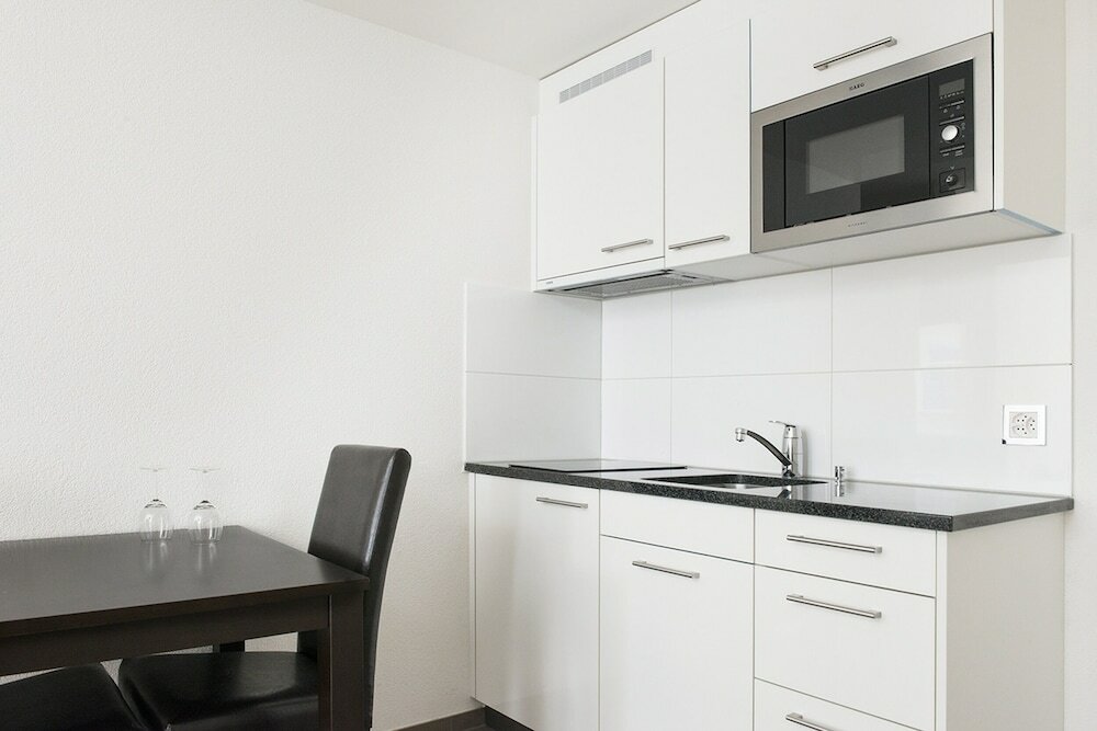 Фото Red Elephant