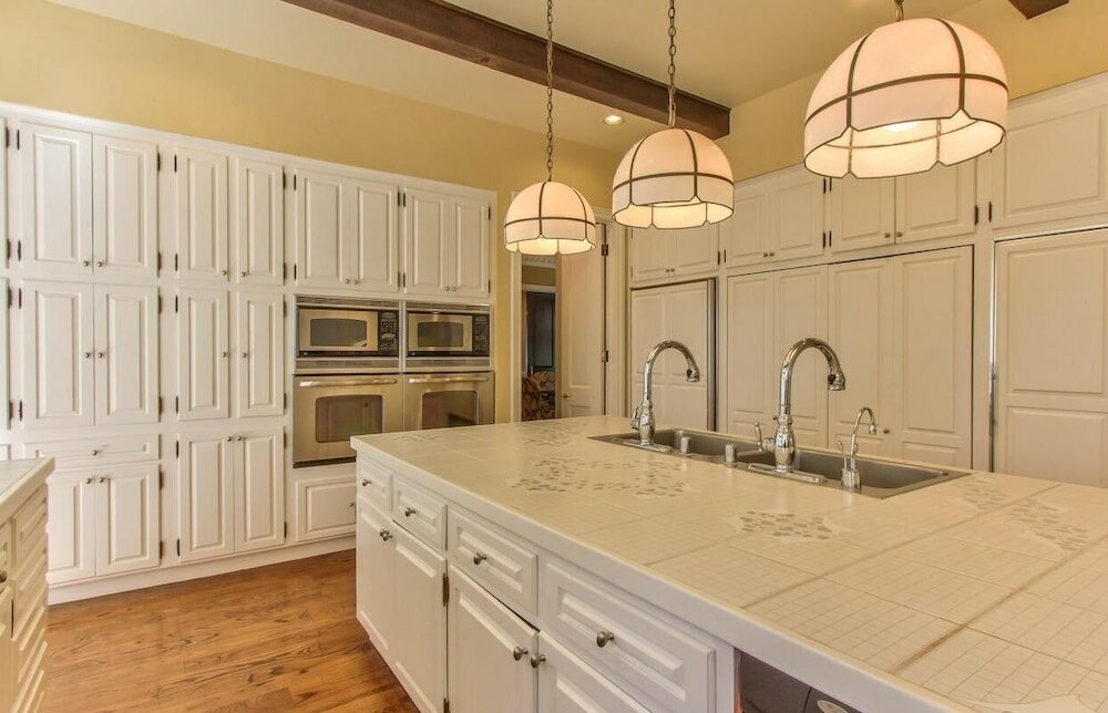 Фото Lx33: Luxury Vacation Villa On Pebble Beach With Pool