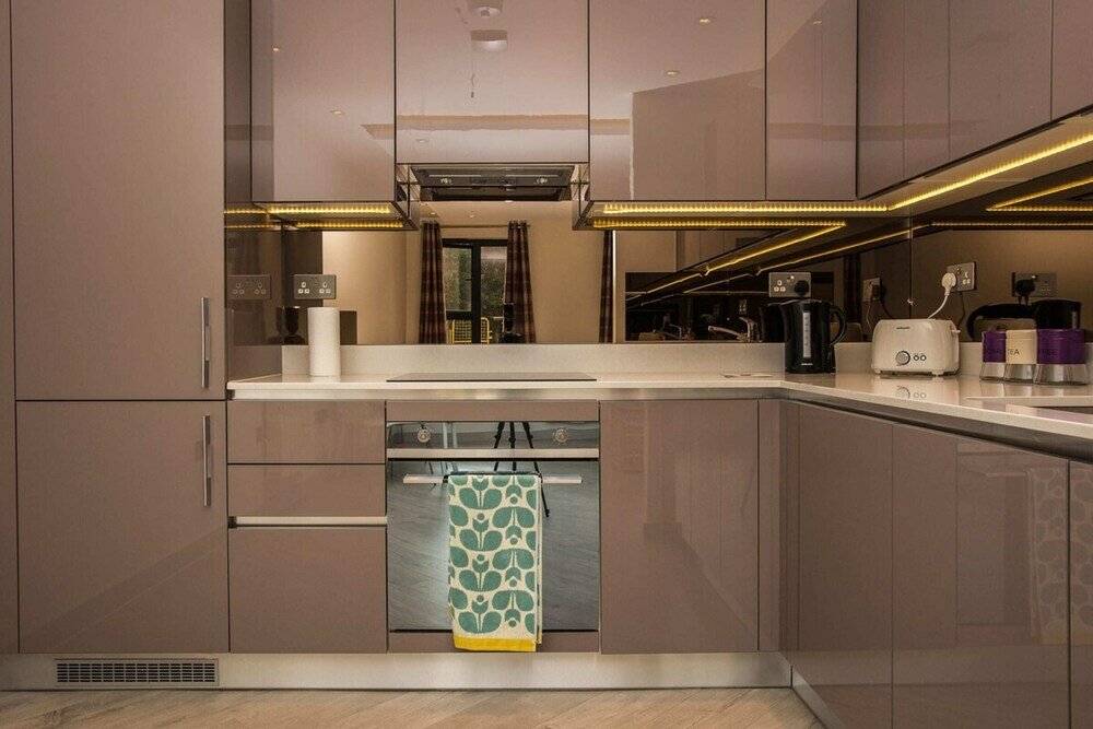 Фото Spacious 1 Bed Near Tube in East London