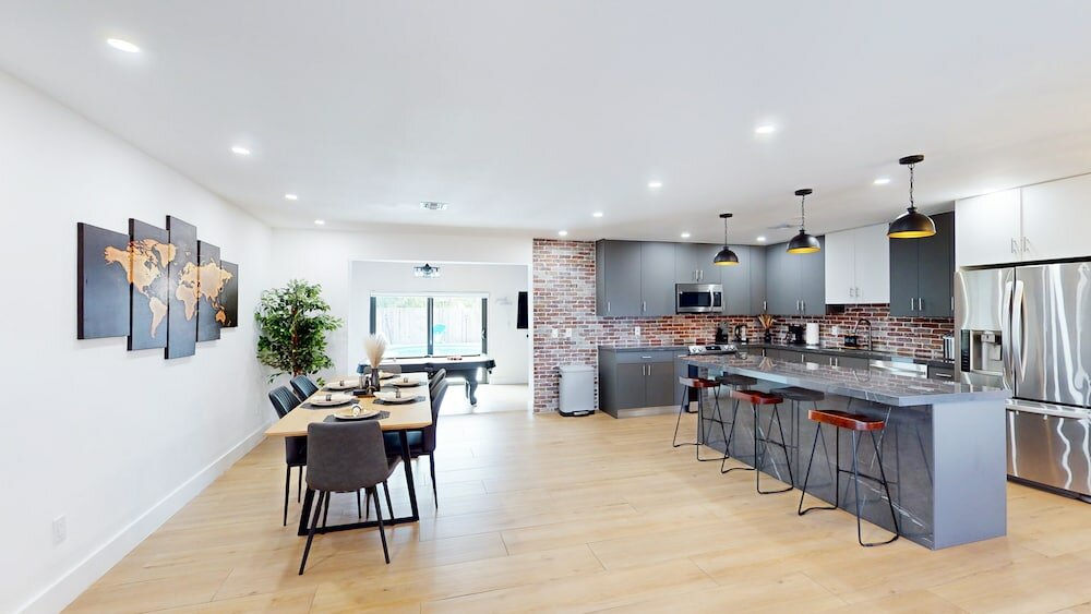 Фото Villa Camila 5br Luxury Home with Pool