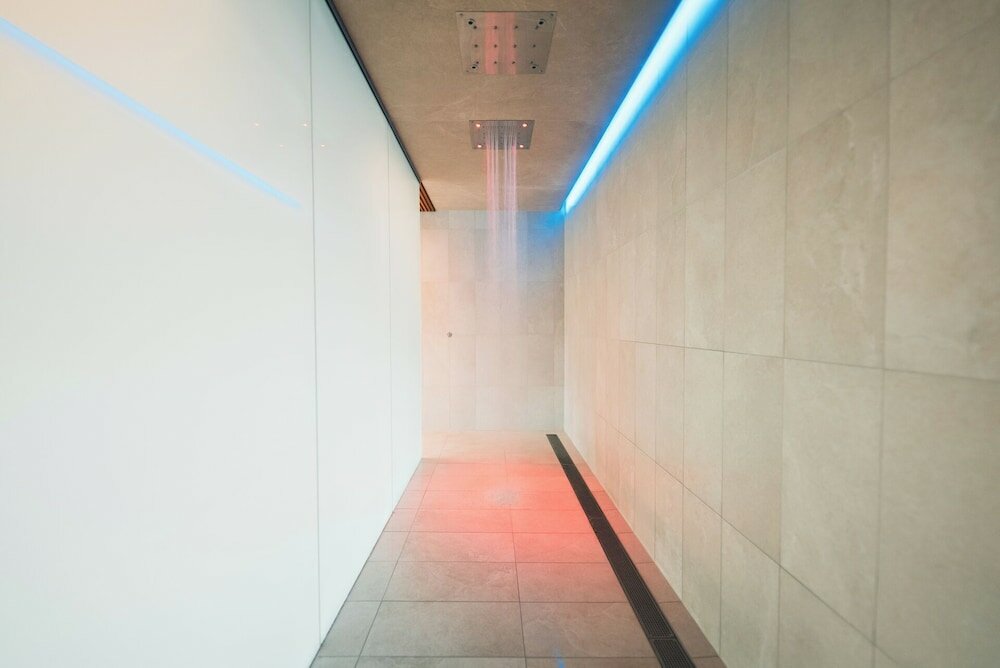 Фото Stylish Luxurious Apt w Pool & Gym Id214