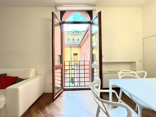 Апартаменты Large modern 2-storey house in the heart of Verona в Вероне