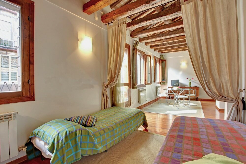 Фото Grimaldi Apartments - Ca Orlina