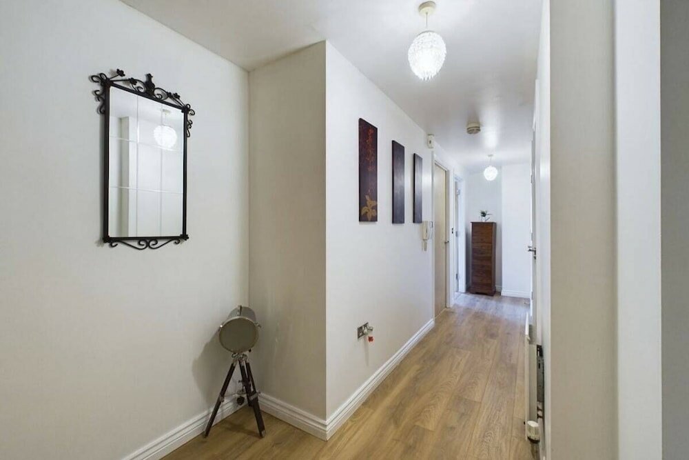 Фото The Battersea Sanctuary - Classy 1bdr Flat With Terrace
