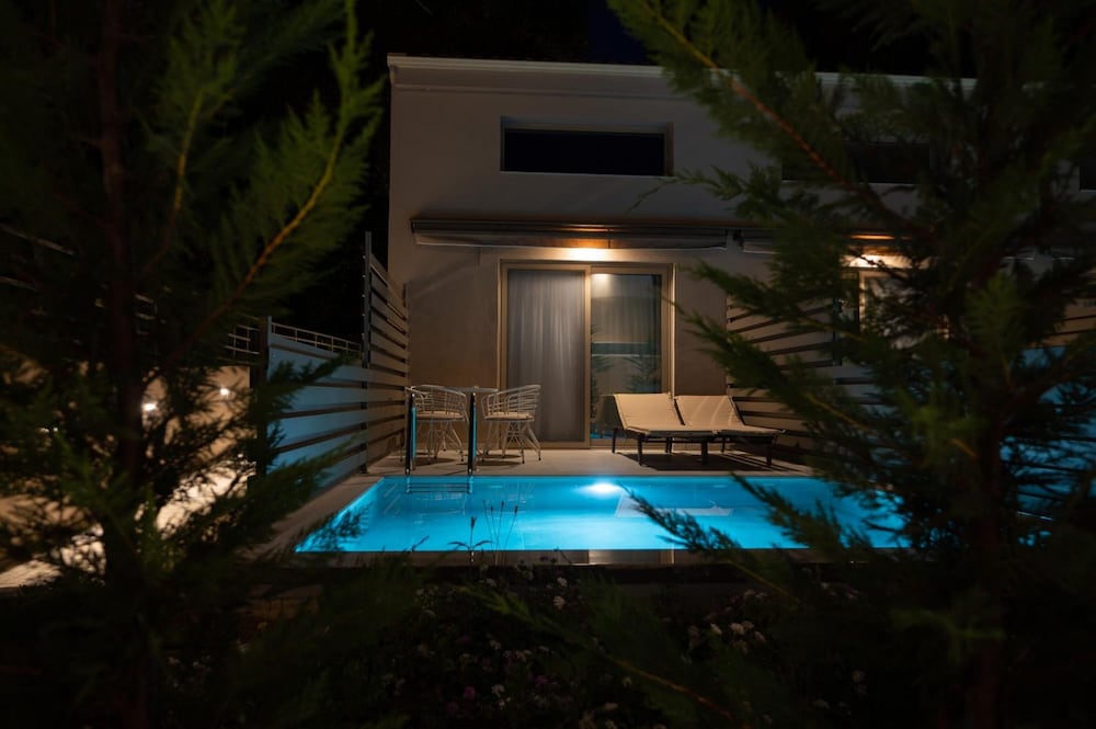 Фото Scarabeo Hotel & Villas Parga