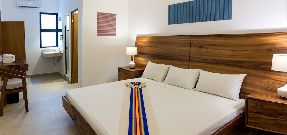 Фото Nomads Party Hostel