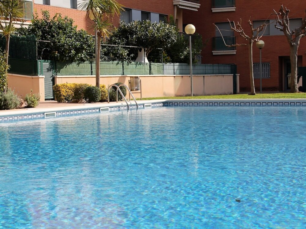 Фото Suitur beach apartment with pool