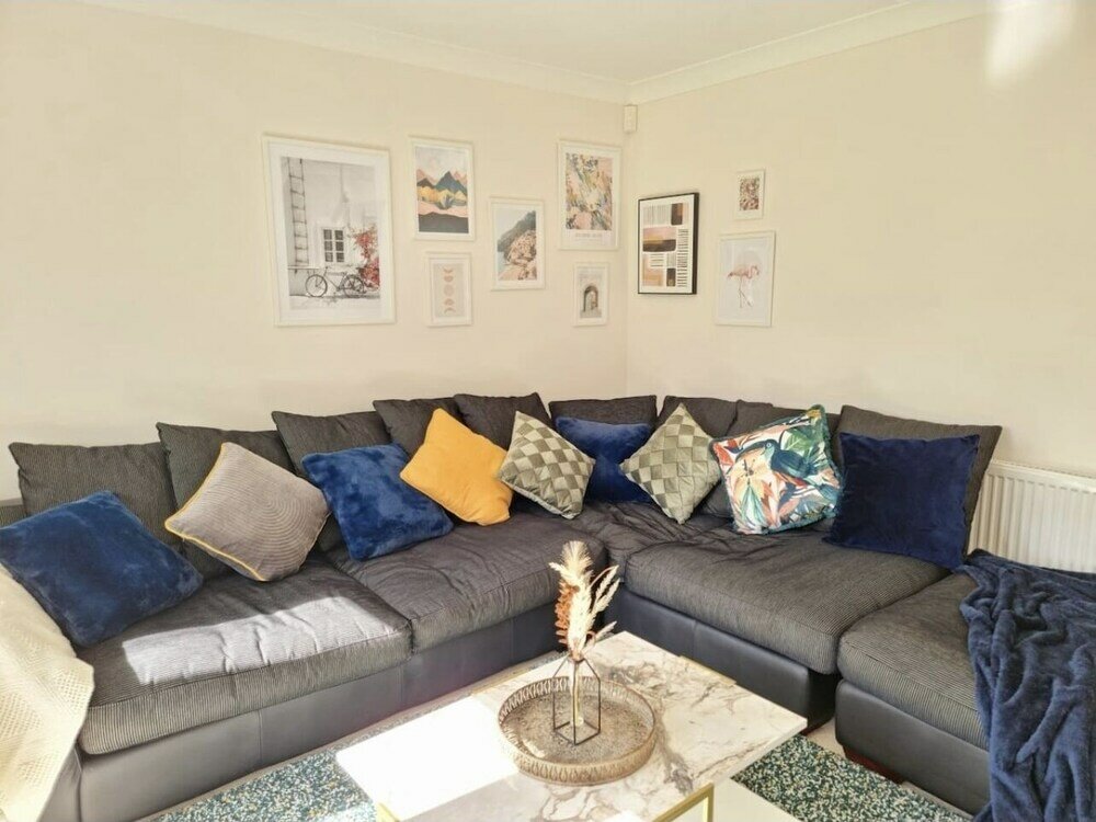 Фото Boutique 3-bed Home with Free Parking in Glasgow