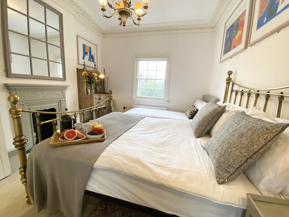 Фото Stylish Apartments in Pimlico
