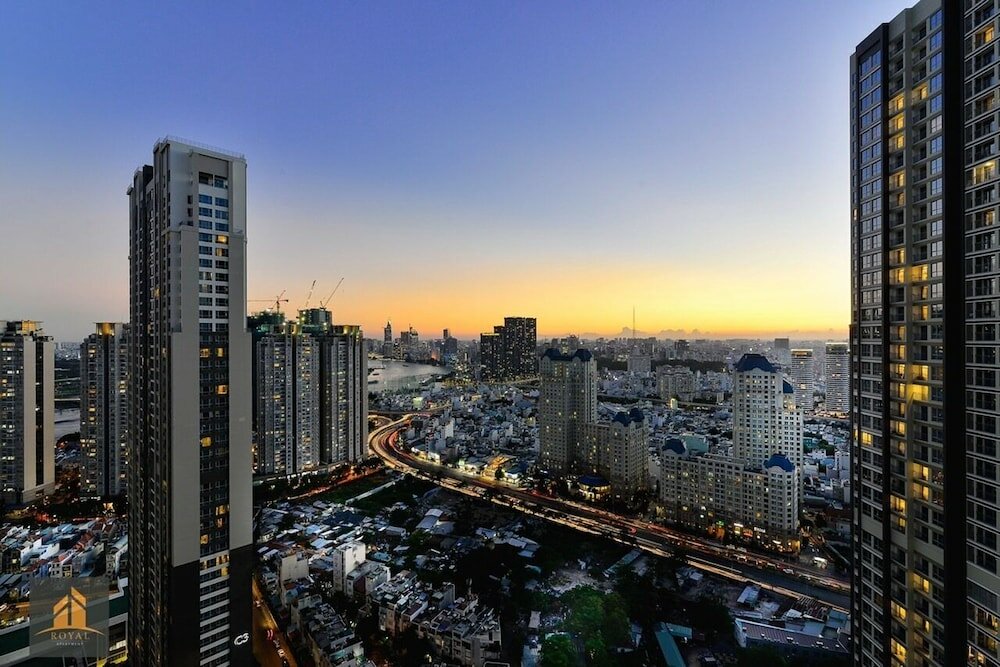 Фото Luxury Landmark - Linh's Apartment