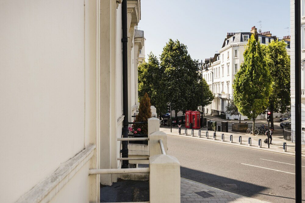 Фото Charming Victoria Home close to Buckingham Palace