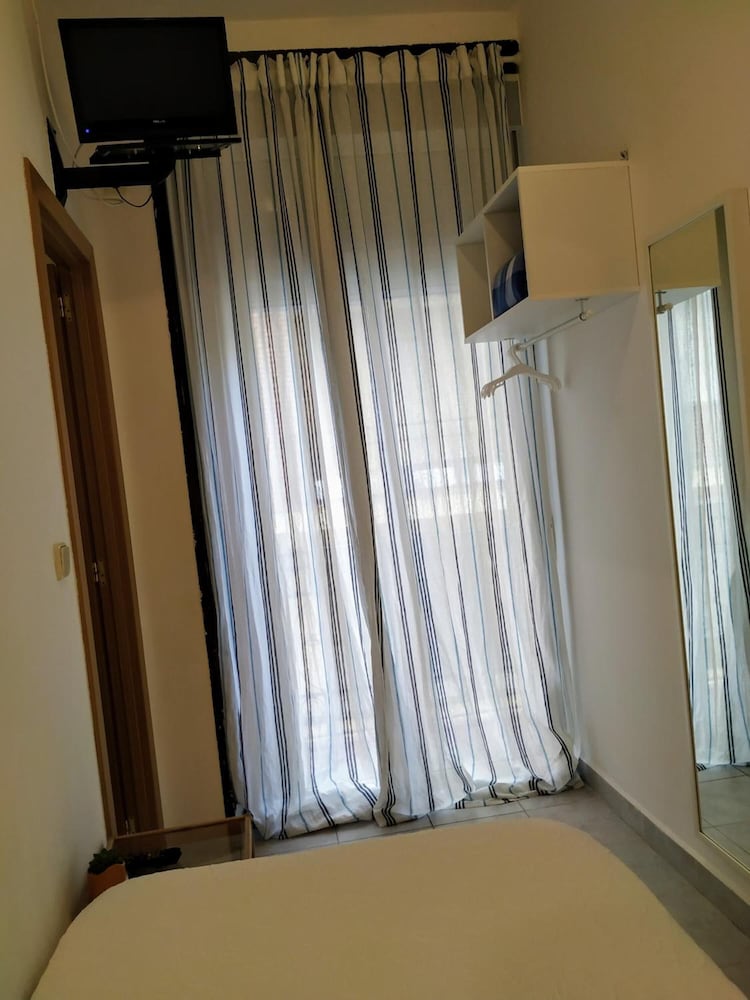 Фото Hostal Abitum Madrid