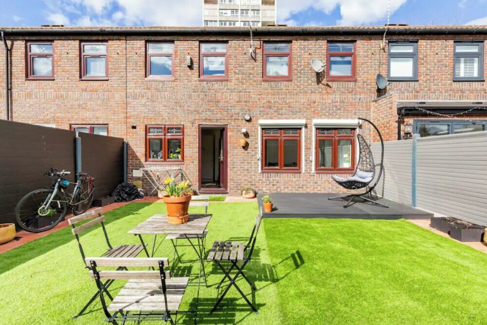 Фото Sunny 3bd House W/private Garden - Wapping!
