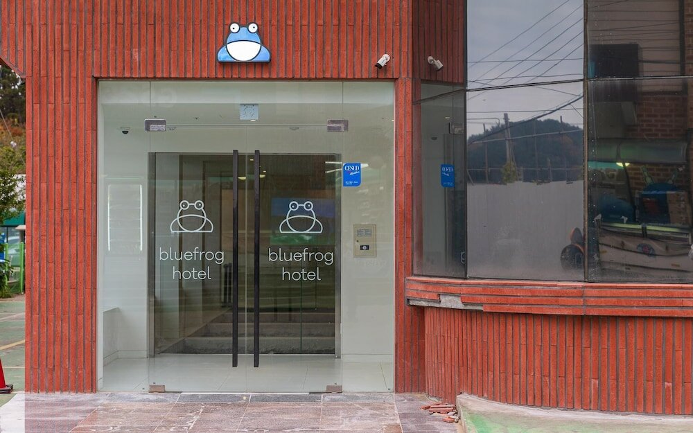 Фото Incheon Bluefrog Hotel