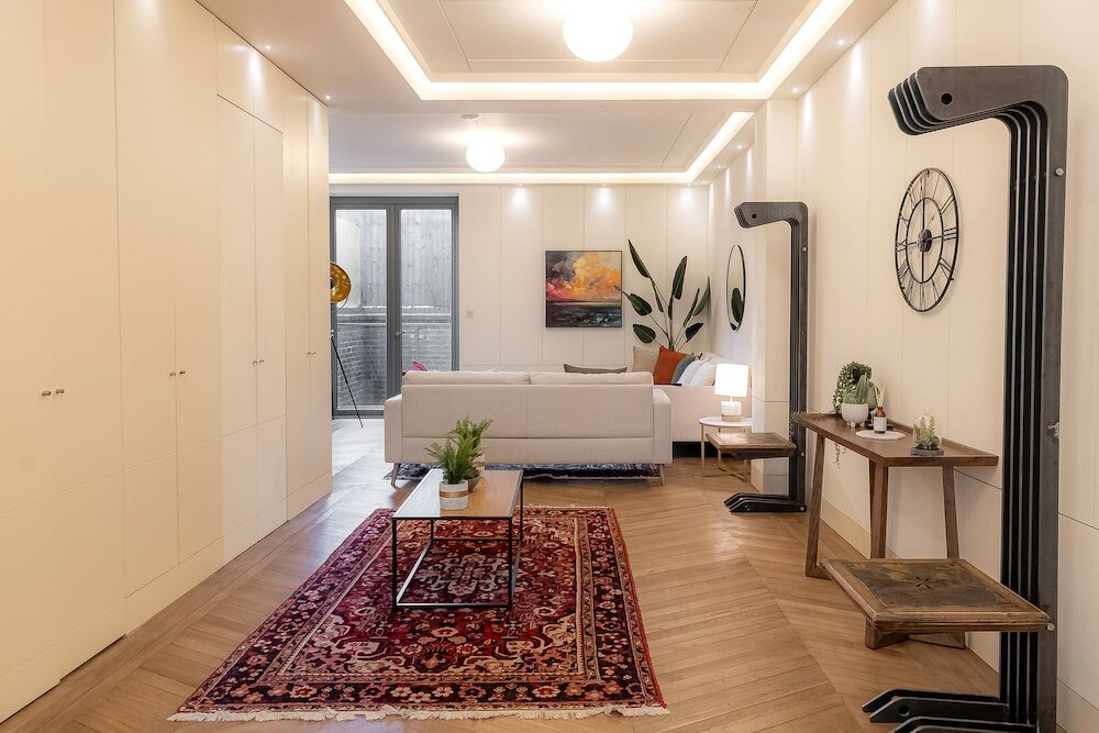 Фото Luxe Five Bedroom House near Chalk Farm